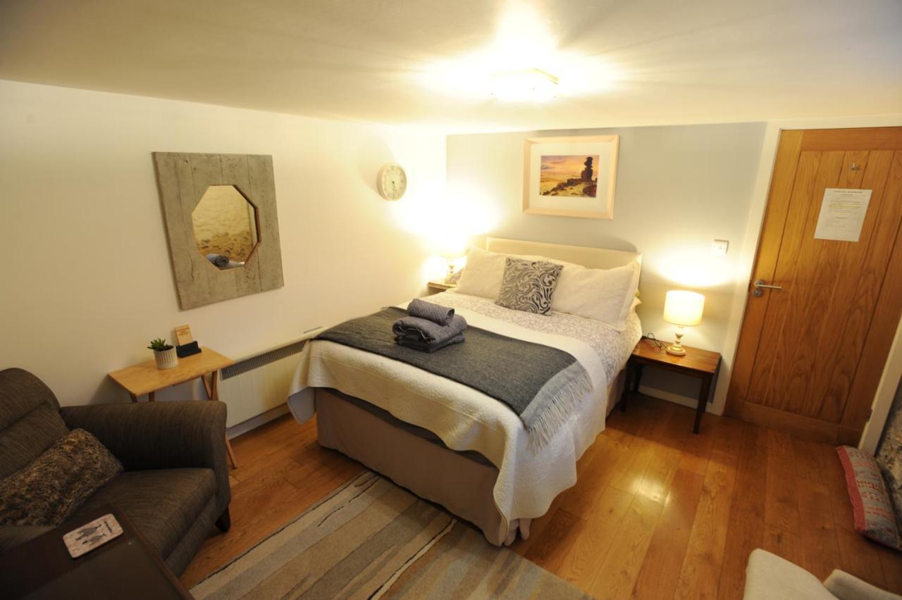 Bed and Breakfast Rose Farm Гонитон Экстерьер фото